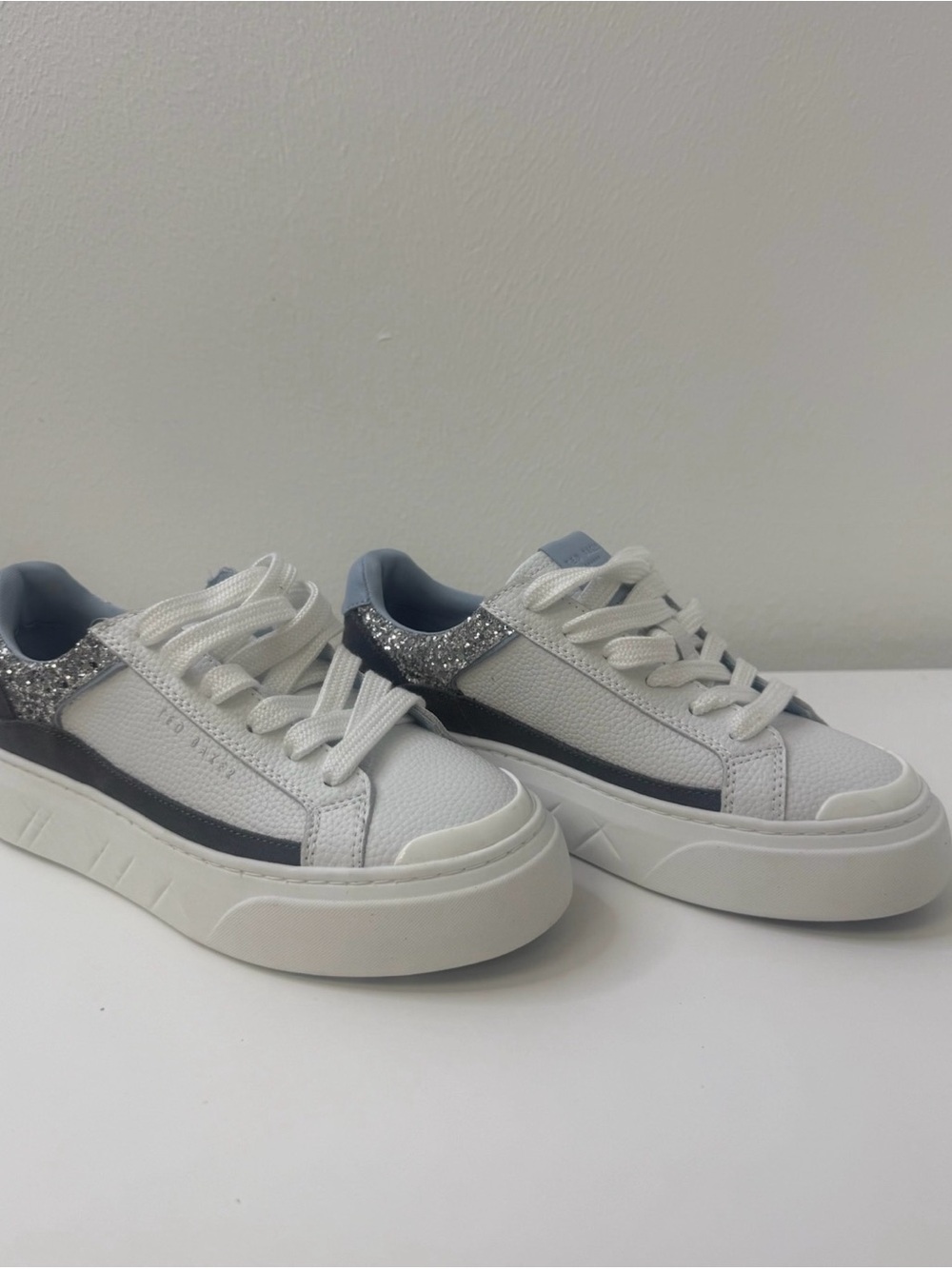 Size 9 Ted Baker London Adison Sneakers STILL ON WEBSITE - Picture 2 of 5
